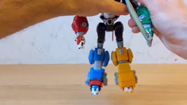 Voltron Legendary Metal Defender / Вольтрон Playmates + Mini Pla Львиный Вольтрон