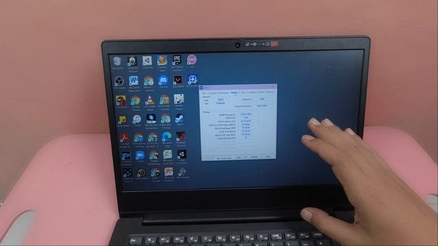 Laptop Lenovo Ideapad Slim 3 Ryzen 3 4300U Buat Editing 4K Cukup Genshin Impact Cukup смотреть онлайн