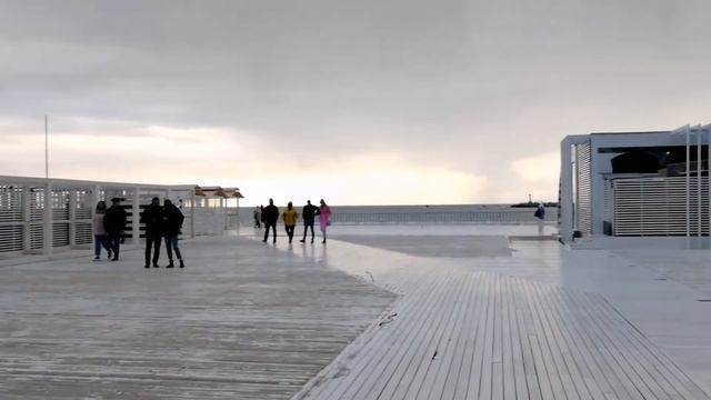 Набережная центрального Сочи, много народу 18 марта 2021 смотреть онлайн