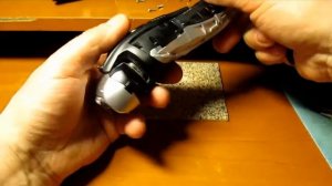 Замена фирменных аккумуляторов электробритвы Panasonik ES RT53 на пальчиковые.