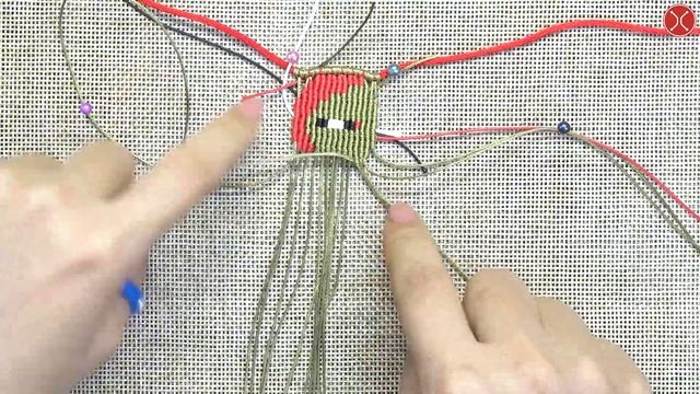 Macrame tutorial: The guitar keychain decoration - Using alpha pattern смотреть онлайн
