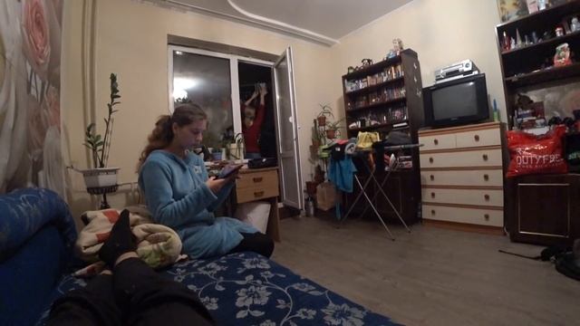 ЧТО ПОДАРИЛИ ЛИЗЕ НА НОВЫЙ ГОД? ПОЁМ ВСЕ ВМЕСТЕ смотреть онлайн