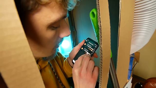 ICE SCREAM ROD locked us in Freezer in REAL LIFE! - CYROX смотреть онлайн