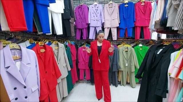 САДОВОД КЛАССИЧЕСКИЕ КОСТЮМЫ 1 ЧАСТЬ САМЫЙ ШИКАРНЫЙ АССОРТИМЕНТ /ТРЕНЧИ/ ПИДЖАКИ / КОМБИНЕЗОНЫ смотреть онлайн