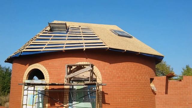 Коньковая крыша круглого дома. смотреть онлайн