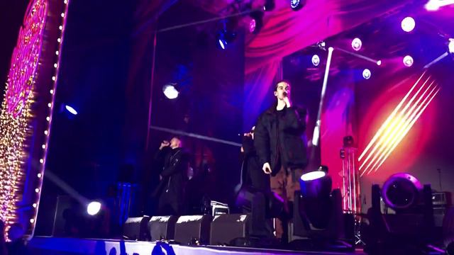 MBAND|Она вернётся|Новый год на Аллее Космонавтов смотреть онлайн