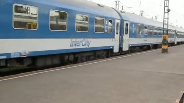 Поїзд №33 Чоп - Будапешт прибуває на станцію Budapest Nyugati смотреть онлайн