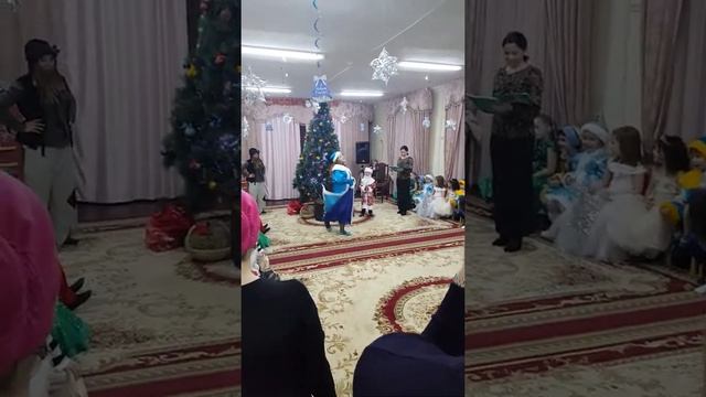 Деда Мороза обманула и заколдовала вредная Кикимора смотреть онлайн