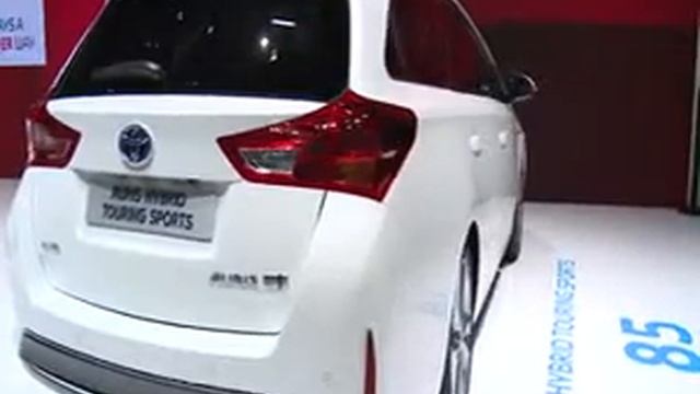 Premiere Toyota Auris Touring Sport смотреть онлайн