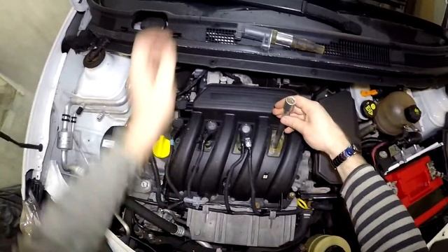 Как заменить свечи зажигания Nissan Almera 2012-2018год смотреть онлайн