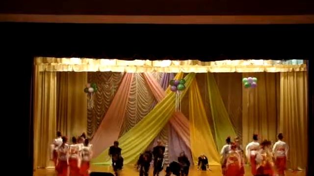 Японский танец исполняют дети из группы "Свежий ветер". смотреть онлайн