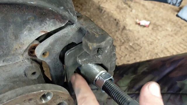 А6 С5 Пассат Б5 замена задних тормозных колодок спец инструментом. смотреть онлайн