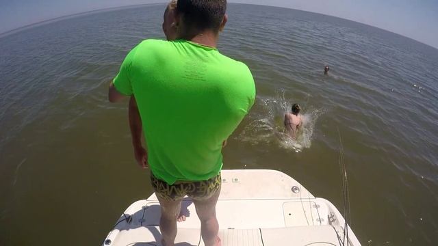 Поездка на Каспийское море, без ловли рыбы, просто купаемся и шутим. Рыбалка на Волге 2017 Серия 8 смотреть онлайн