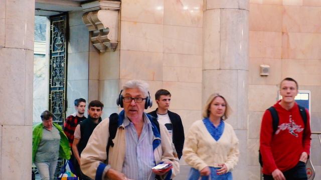 День художника проекта «Искусство в метро» смотреть онлайн