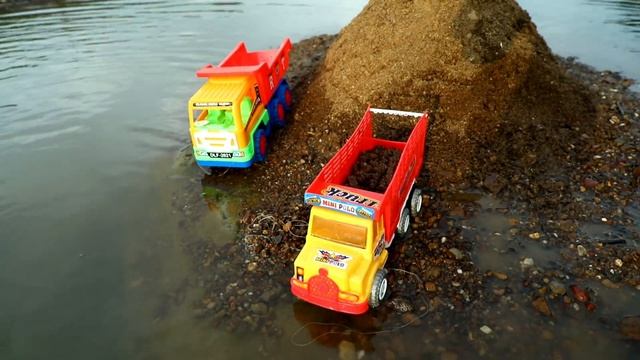 Возим речной песочек в жаркий день смотреть онлайн