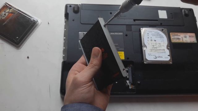 Как правильно, и куда устанавливать SSD в ноутбук / Основные причины медленной работы SSD смотреть онлайн