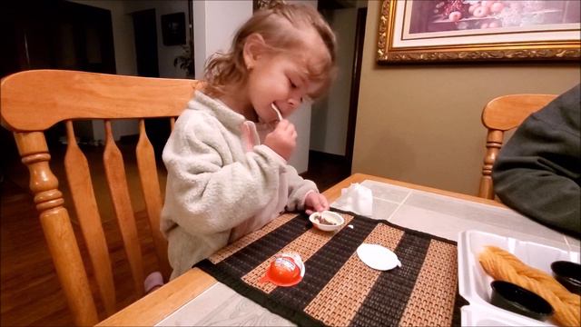 2021г. Американский Киндер-Сюрприз. Открывает Лия. смотреть онлайн