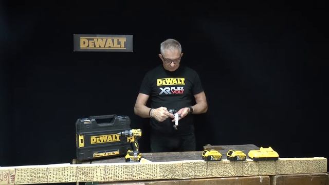 DCD791P2 BORR-/SKRUVDRAGARE 18V XR