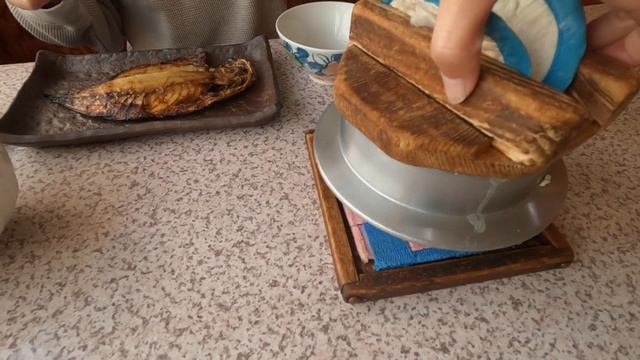 【軽バン車中泊164】伊豆半島の海はこんなに青い。お昼は名物まご茶漬け。にしてもハート過ぎん？【日本一周/静岡】