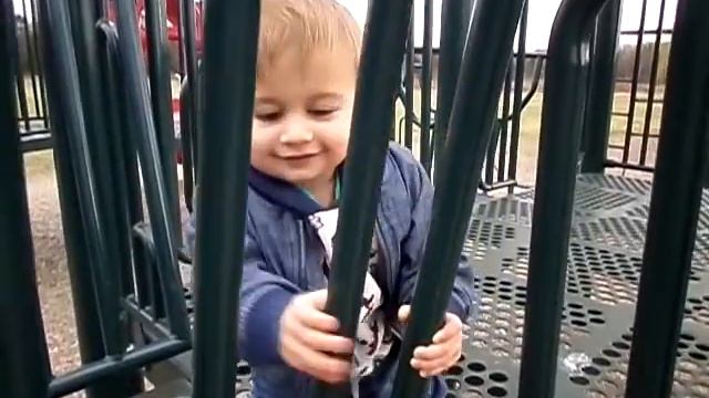 Детская площадка США Очень классная! Kids play on the playground смотреть онлайн