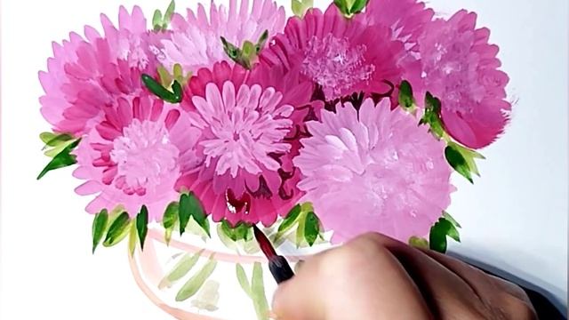 Темно-розовый букет в стеклянной вазе. Рисунок цветов гуашью при помощи кисти-губки. смотреть онлайн