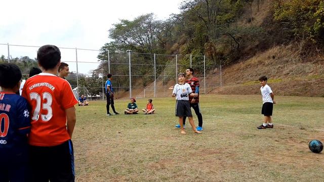 ELAS JOGARAM MUITO! MENINAS vs MENINOS QUEM GANHOU? DESAFIOS DE FUTEBOL ‹ Rikinho › смотреть онлайн