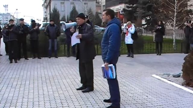 Пикетирование прокуратуры Луганской области 02.12.13. смотреть онлайн