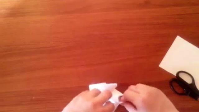 Прыгающая лягушка из бумаги.