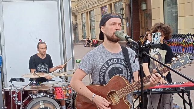 Отбитые бутылки на Арбате В белом танце кавер на Мистер кредо смотреть онлайн