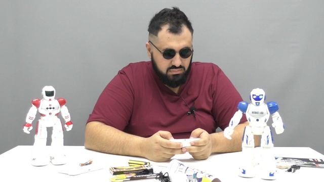 Сравнение интерактивных роботов РОБОМЕН и ROBOTMARS