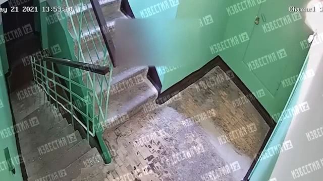 Камера сняла, как мужчина преследовал школьницу в Краснодаре смотреть онлайн