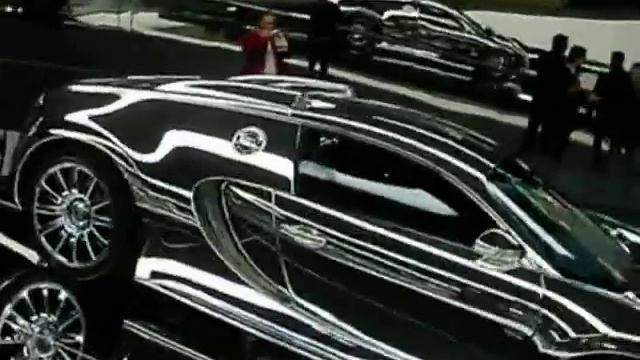 Chrome / Silver Bugatti Veyron... Wolfsburg AutoStadt смотреть онлайн