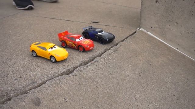 Cars Lightning McQueen Race Challenge With Troy
