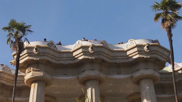 Antoni Gaudi's Barcelona смотреть онлайн