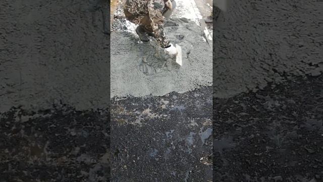 Укладка бетона на снег #short #shortvideo #top #стройка #прикол смотреть онлайн