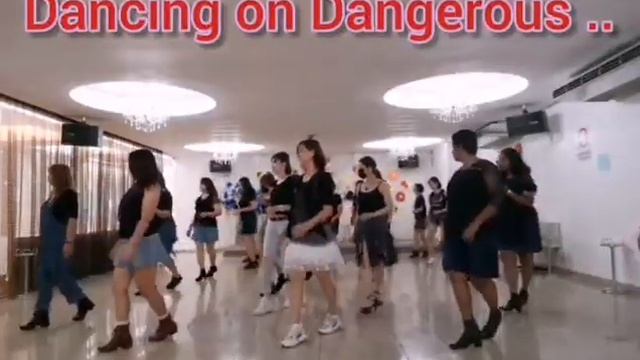 Dancing on Dangerous .. - Line Dance (Val Saari (CAN) - April 2021) смотреть онлайн