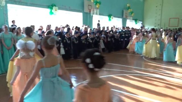 Кадетский бал 2018. Дефиле девочек . смотреть онлайн