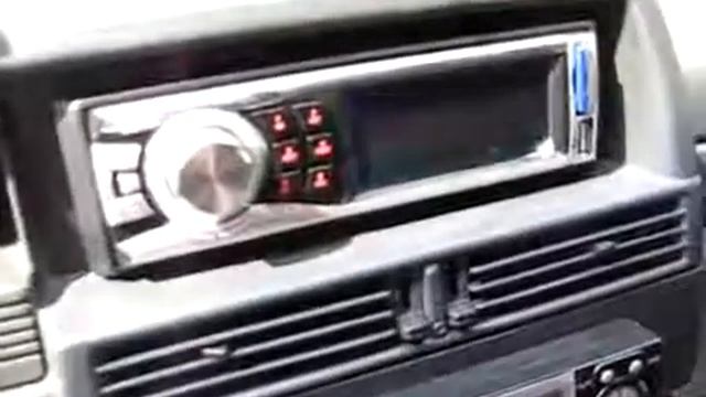 In-Dash Stereo 3.2" LCD SDHC/SD MP3 Player + AM/FM Radio with USB Host смотреть онлайн