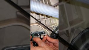 Стиральная машина Electrolux не работает, выдаёт ошибку.