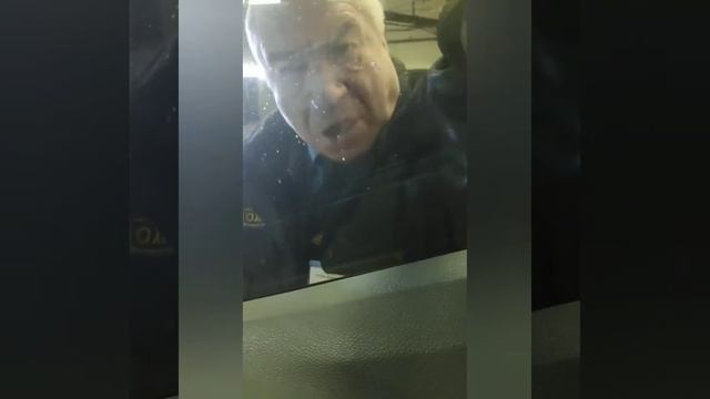Быдло охранник в торговый центр Московский смотреть онлайн