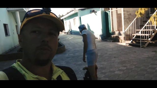 Семейный ВелоТрип по Восточному Крыму Часть вторая [Ветер, Пустыни, Казантип] смотреть онлайн