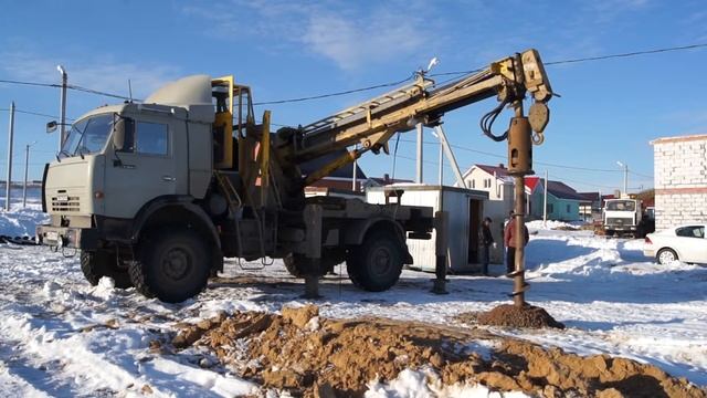 Бурение ямобуром под сваи смотреть онлайн