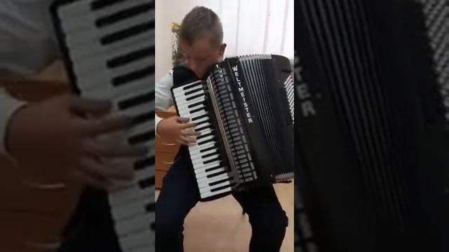 Б. Мокроусов "Осенние листья", исполняет Давид Сусин учащиеся ДШИ №50 г.Кемерово смотреть онлайн