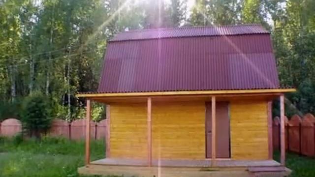 Купить дачу недорого можно от застройщика. На видео уютный дом из бруса на участке у леса смотреть онлайн