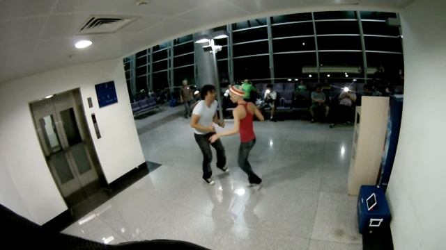 Сальса в аэропорту Сайгона, Saigon salsa смотреть онлайн