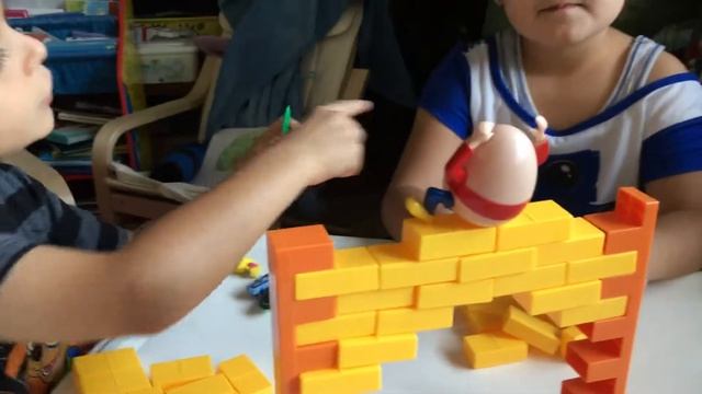 Humpty Dumpty's Wall Game Part 2! смотреть онлайн