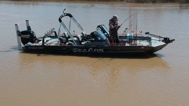 Spring Catfish - Top 10 Tips For Catching Catfish This Spring смотреть онлайн