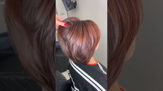 Новая форма ✅УДЛИНЁННАЯ БОБ КАПЛЯ с высоким затылком + Многослойное Окрашивание смотреть онлайн