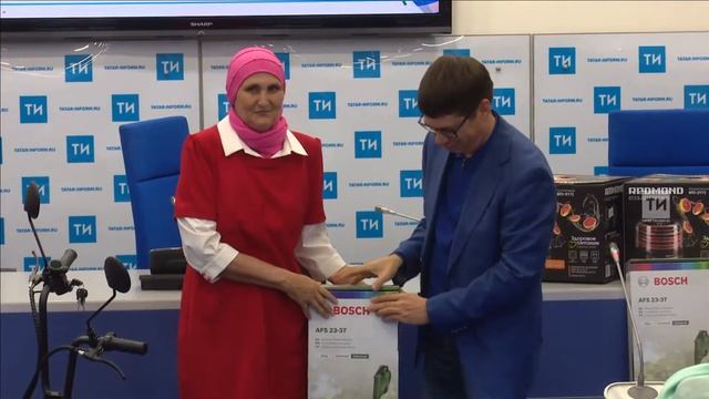 Вручение призов победителям акции "Скутер, телевизор и другие призы за подписку" смотреть онлайн