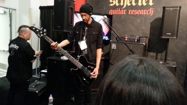 Dug Pinnick playing Dogman at the Schecter booth NAMM 2015 смотреть онлайн
